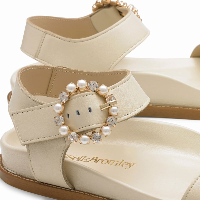 Cream White Russell And Bromley Ariel Women's Flat Sandals | YJI163XW