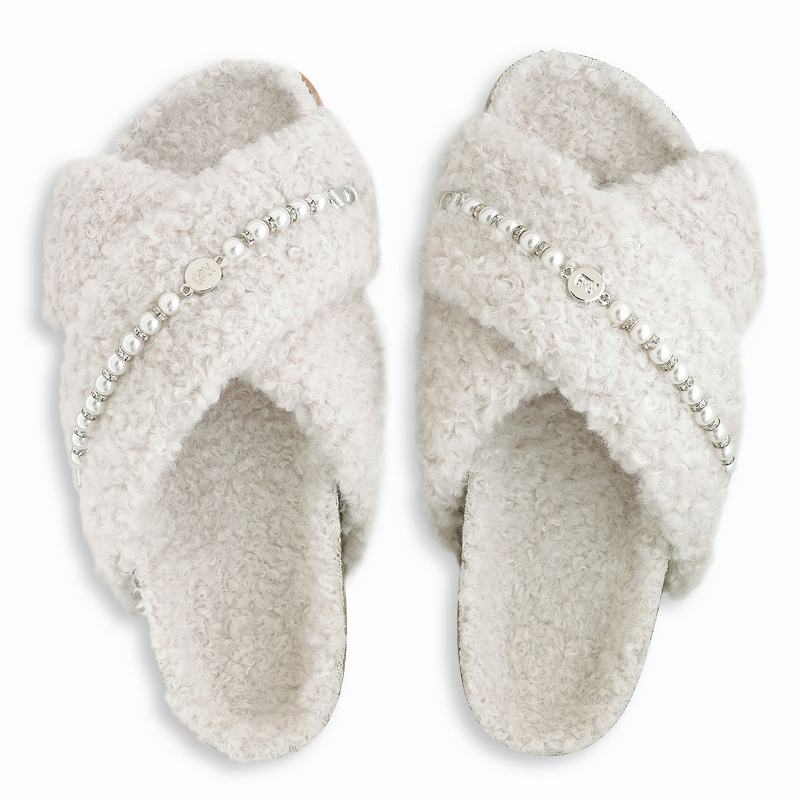 Cream White Russell And Bromley Cozie Women's Slippers | KSQ9759HY