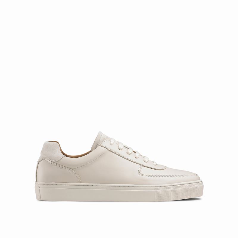 Cream White Russell And Bromley Outfield Men\'s Low Top Sneakers | RPQ8811FQ