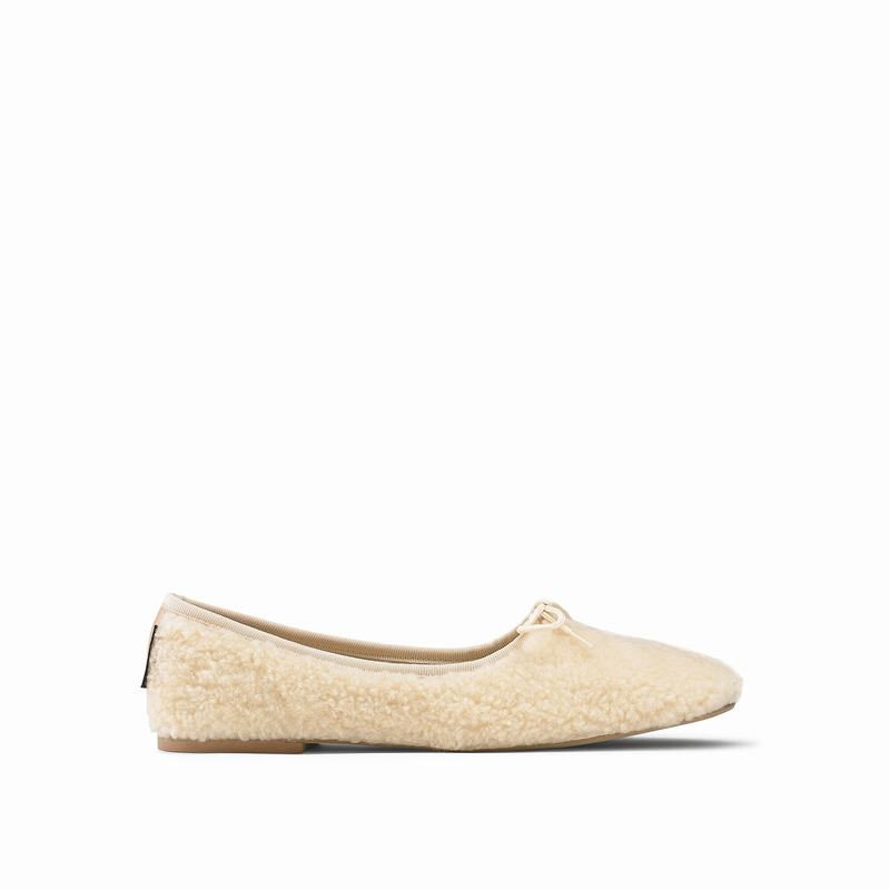 Cream White Russell And Bromley Cuddle Women's Ballet Flats | YNI5055CQ