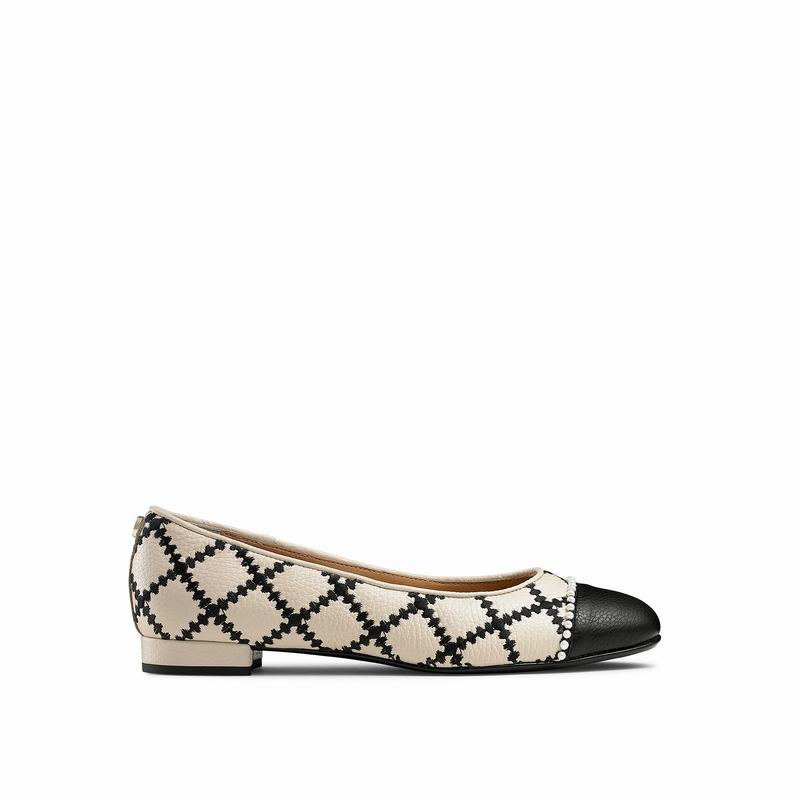 White Russell And Bromley Boulevard Women's Ballet Flats | DPD645PO